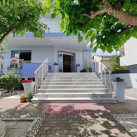 Hotel Moderno Cervia Buitenkant foto