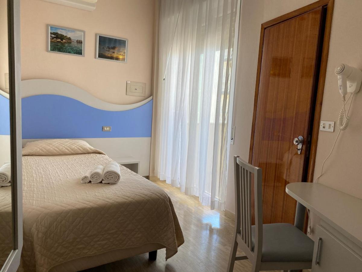 Hotel Moderno Cervia Buitenkant foto