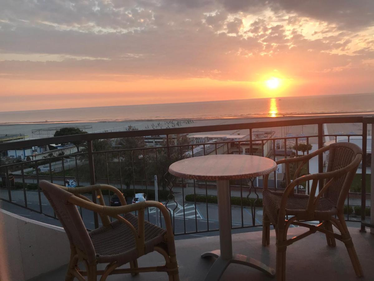 Hotel Moderno Cervia Buitenkant foto