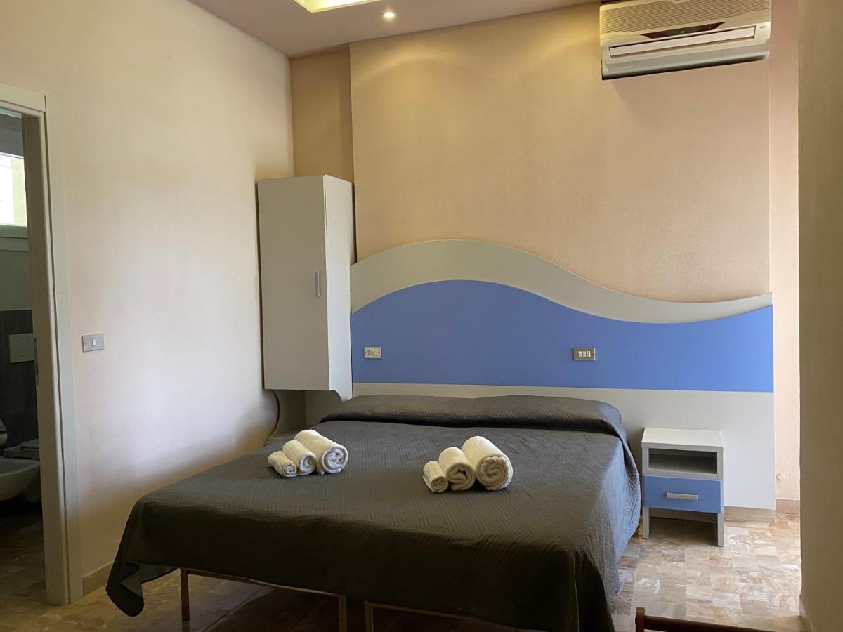 Hotel Moderno Cervia Buitenkant foto