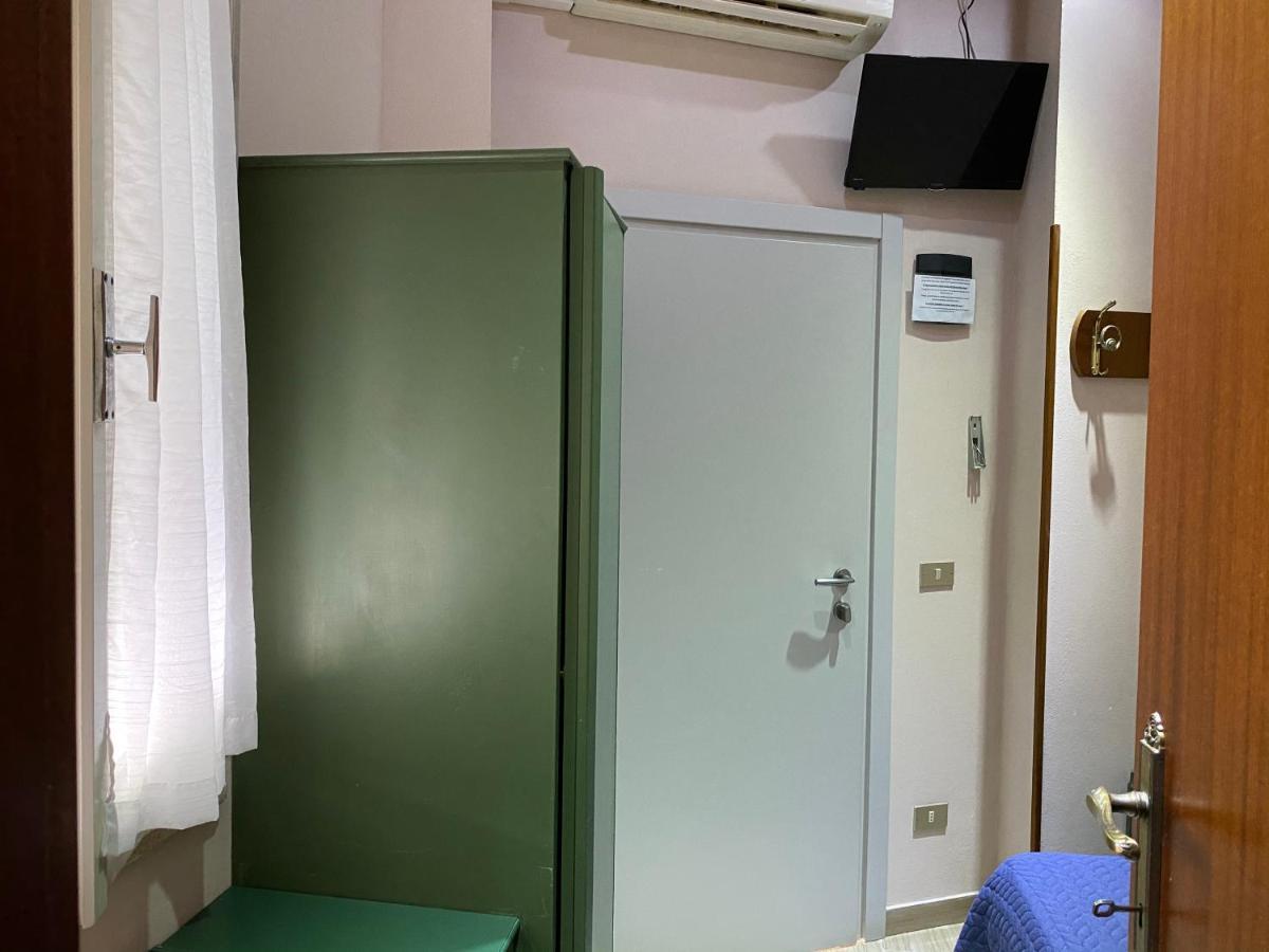 Hotel Moderno Cervia Buitenkant foto