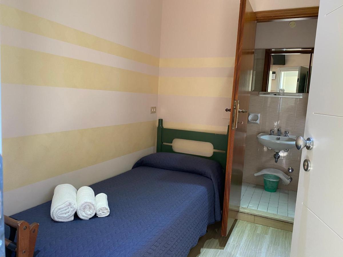 Hotel Moderno Cervia Buitenkant foto