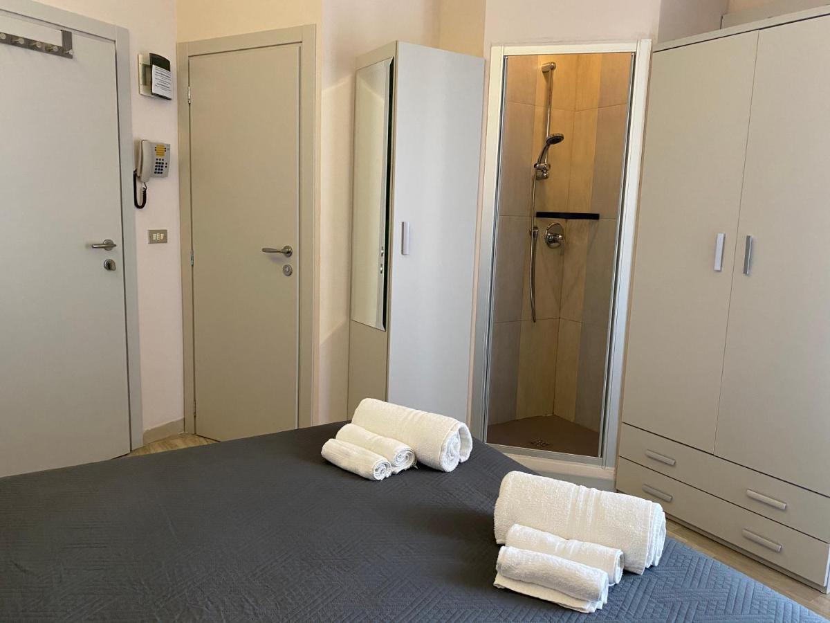 Hotel Moderno Cervia Buitenkant foto