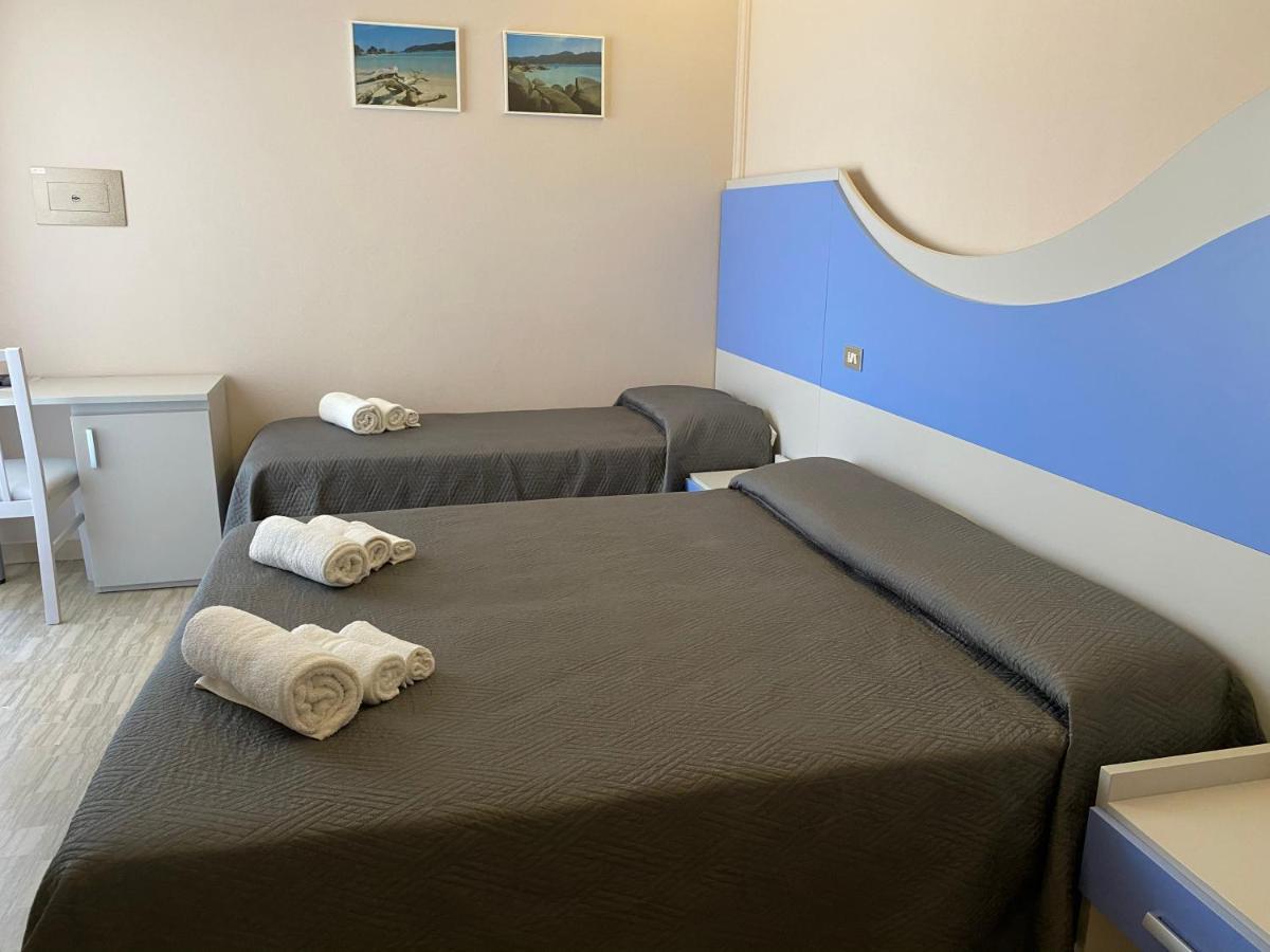 Hotel Moderno Cervia Buitenkant foto