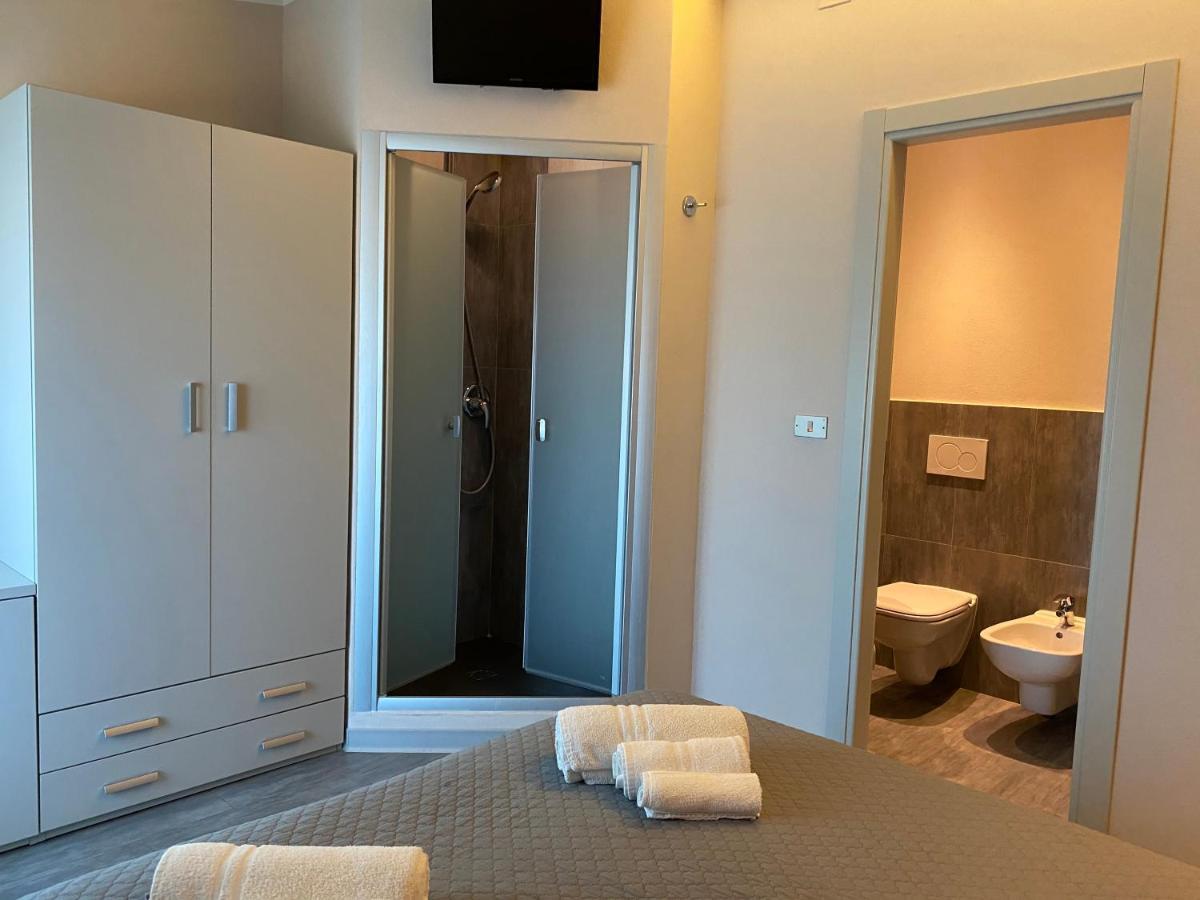 Hotel Moderno Cervia Buitenkant foto