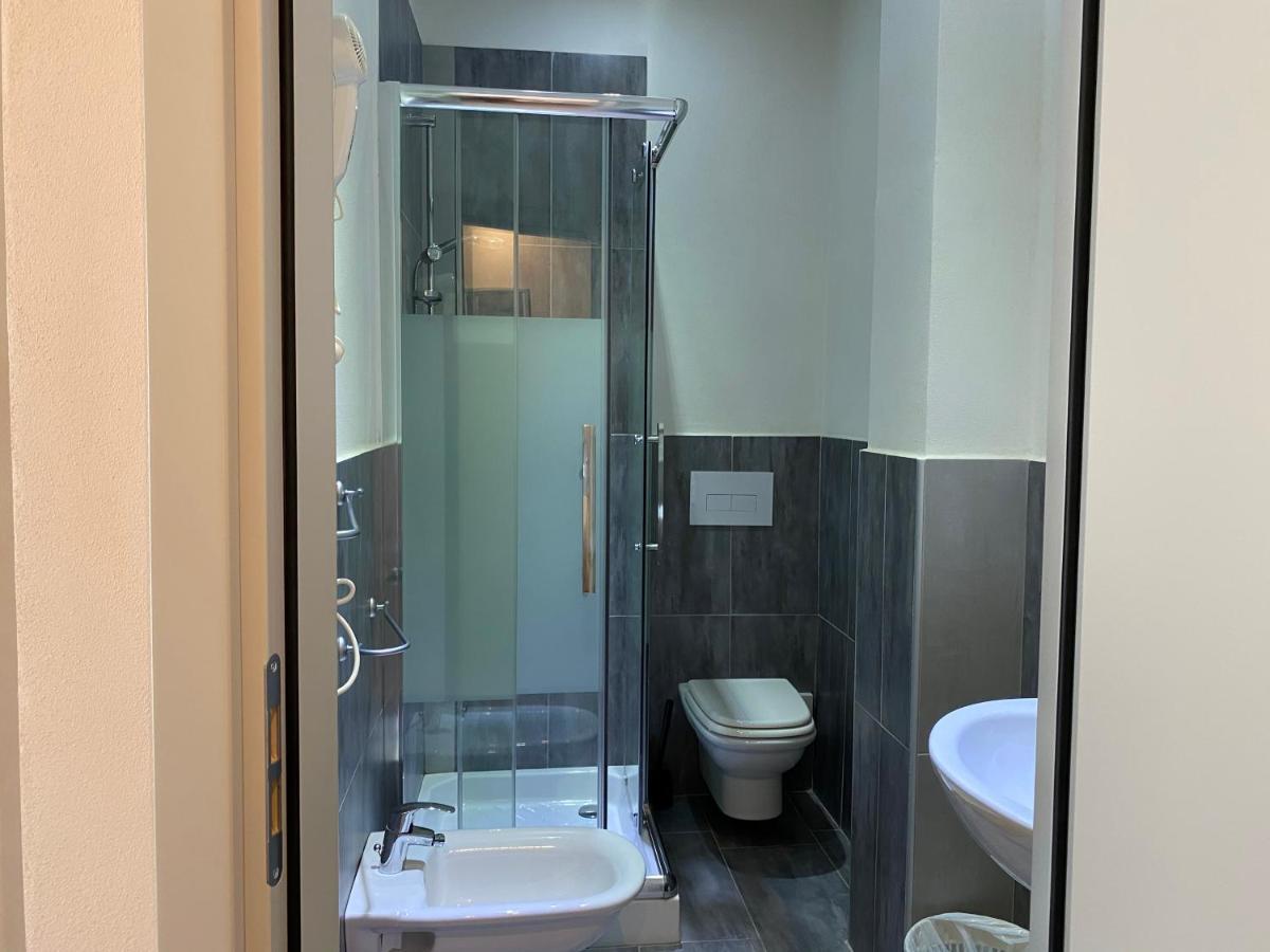 Hotel Moderno Cervia Buitenkant foto