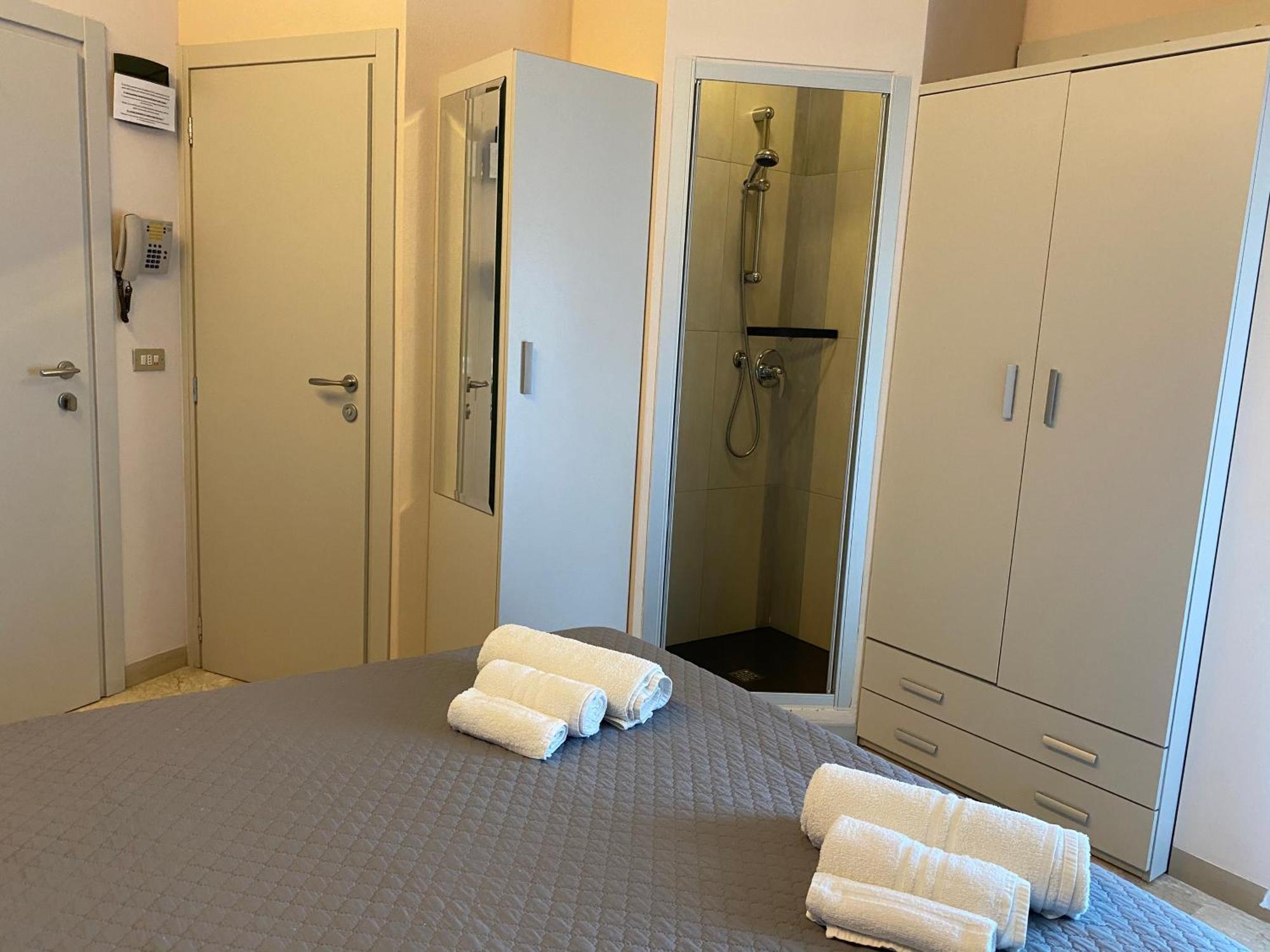 Hotel Moderno Cervia Buitenkant foto
