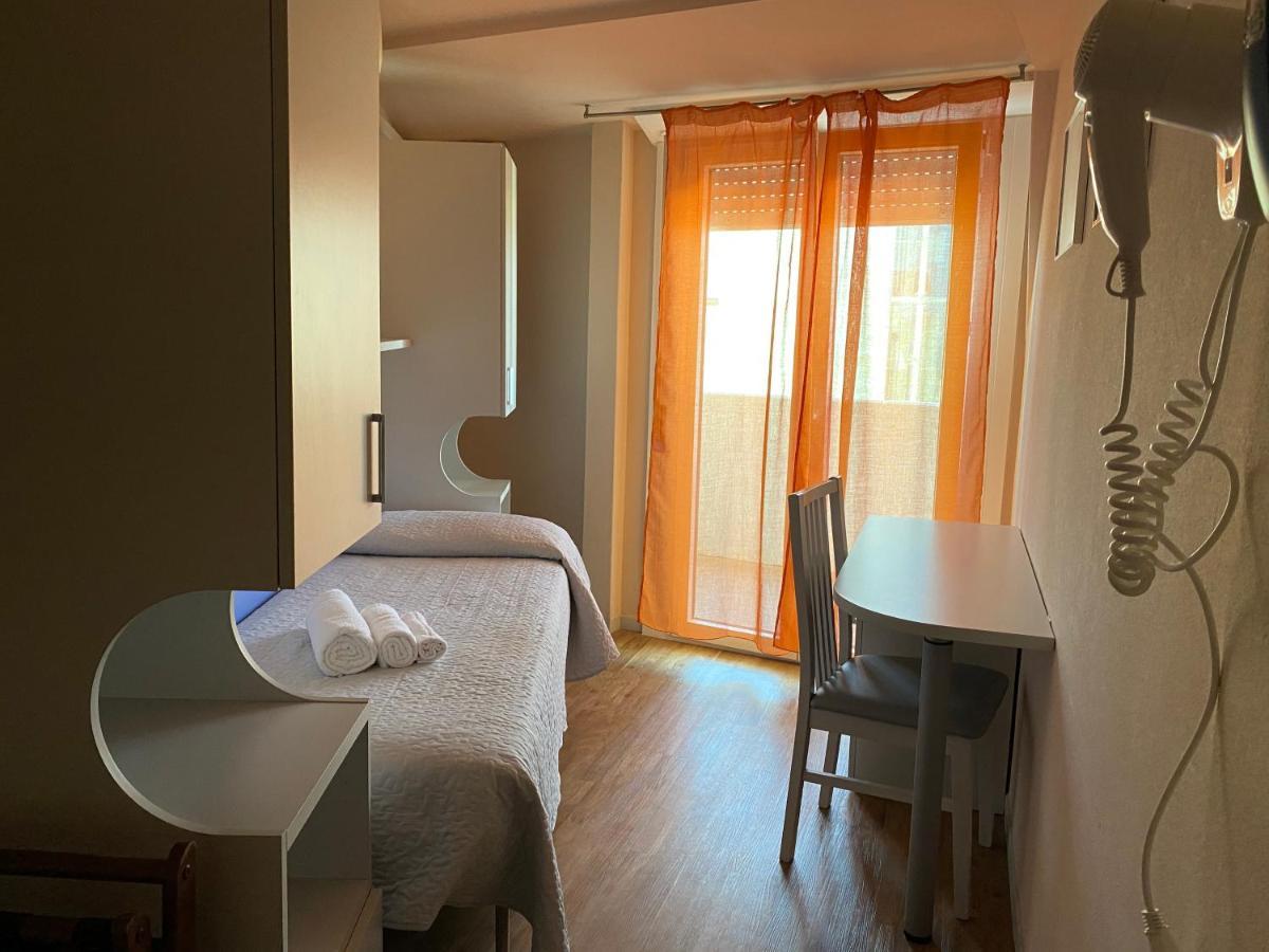 Hotel Moderno Cervia Buitenkant foto