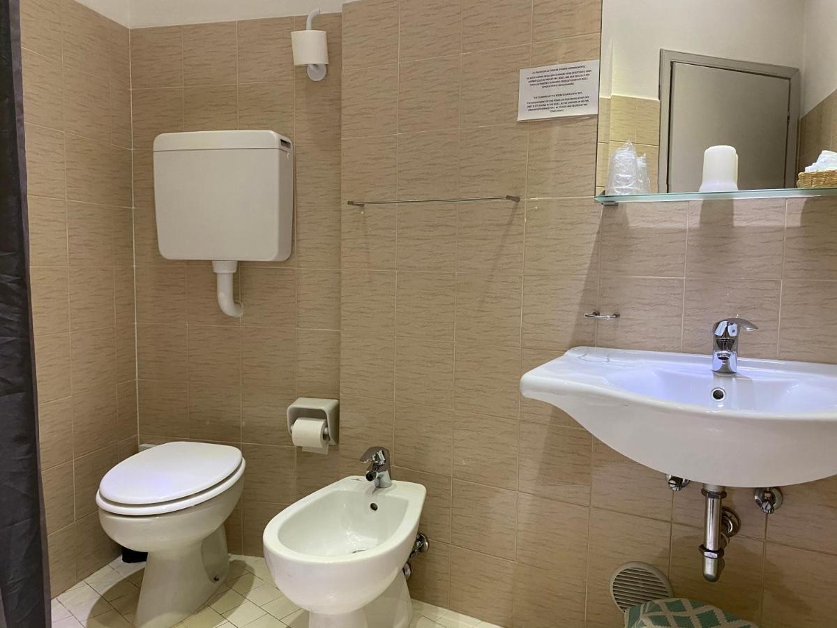 Hotel Moderno Cervia Buitenkant foto