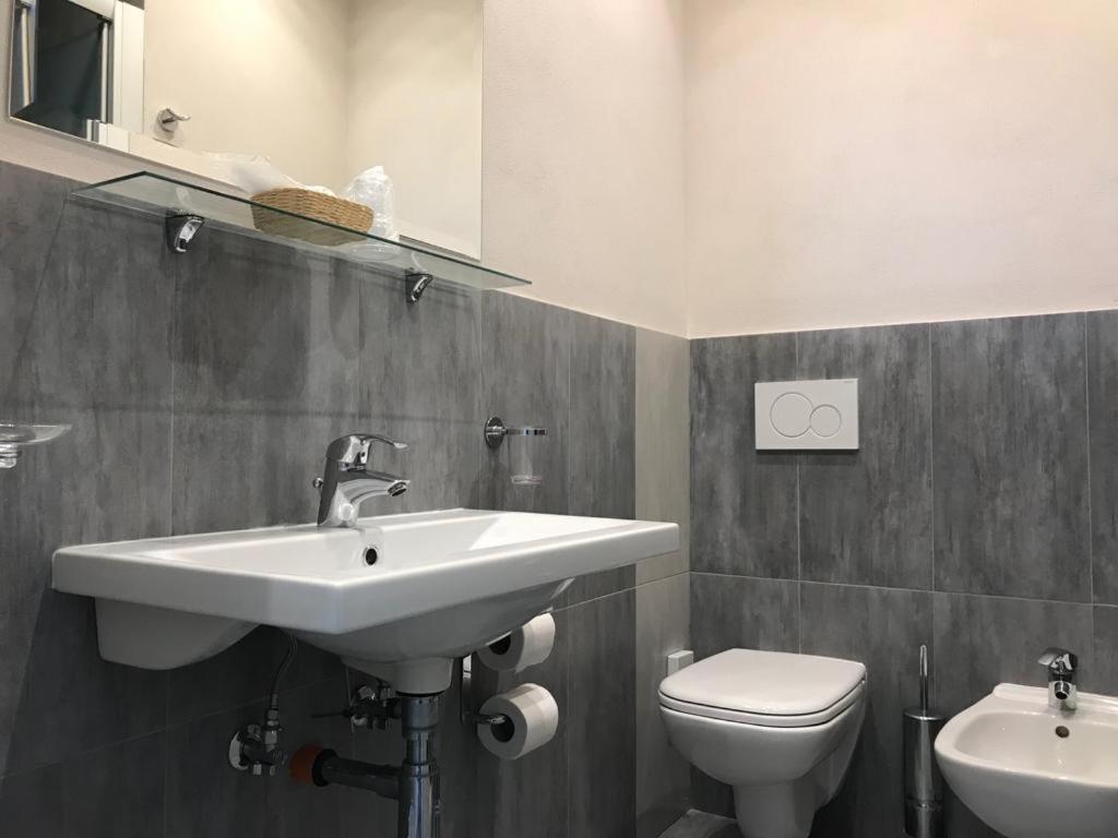 Hotel Moderno Cervia Buitenkant foto
