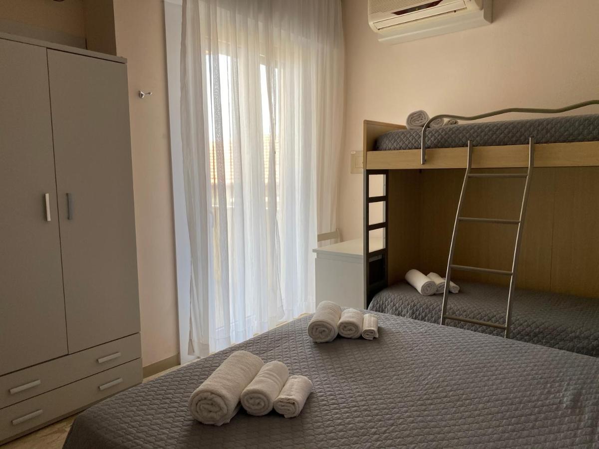 Hotel Moderno Cervia Buitenkant foto