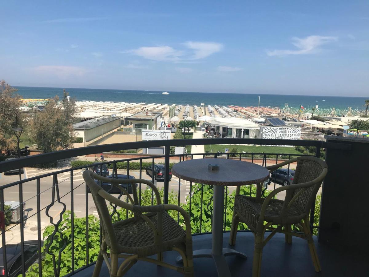 Hotel Moderno Cervia Buitenkant foto