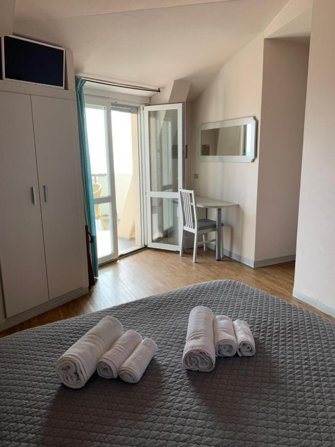 Hotel Moderno Cervia Buitenkant foto