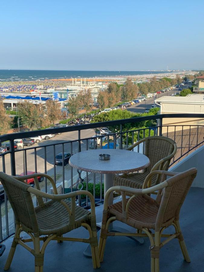 Hotel Moderno Cervia Buitenkant foto