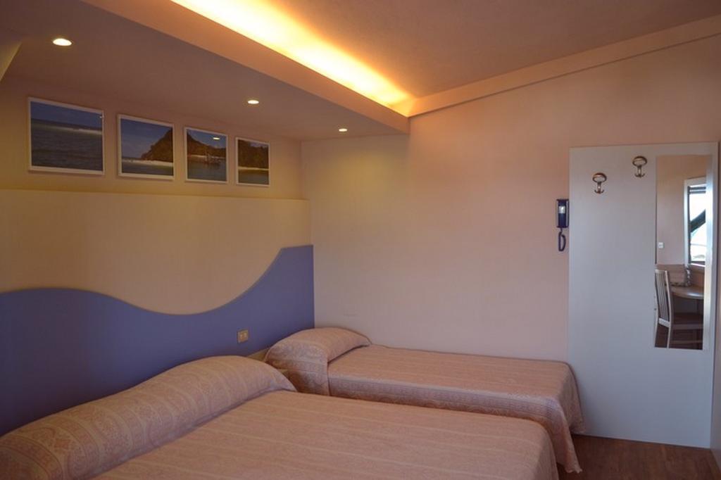 Hotel Moderno Cervia Kamer foto