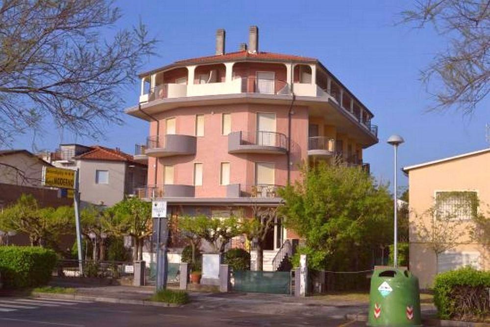 Hotel Moderno Cervia Buitenkant foto