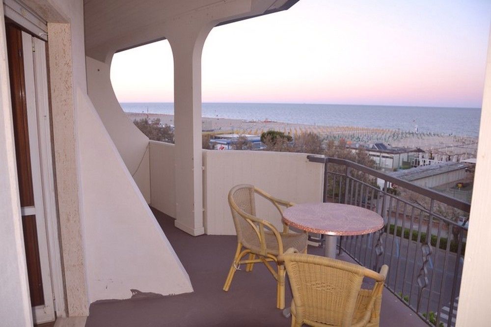 Hotel Moderno Cervia Buitenkant foto